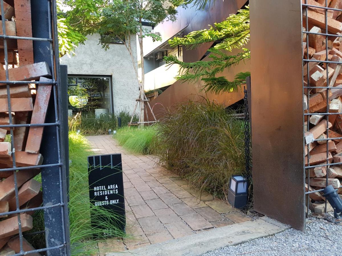 Wonderwall Hotel Chiang Mai Bagian luar foto