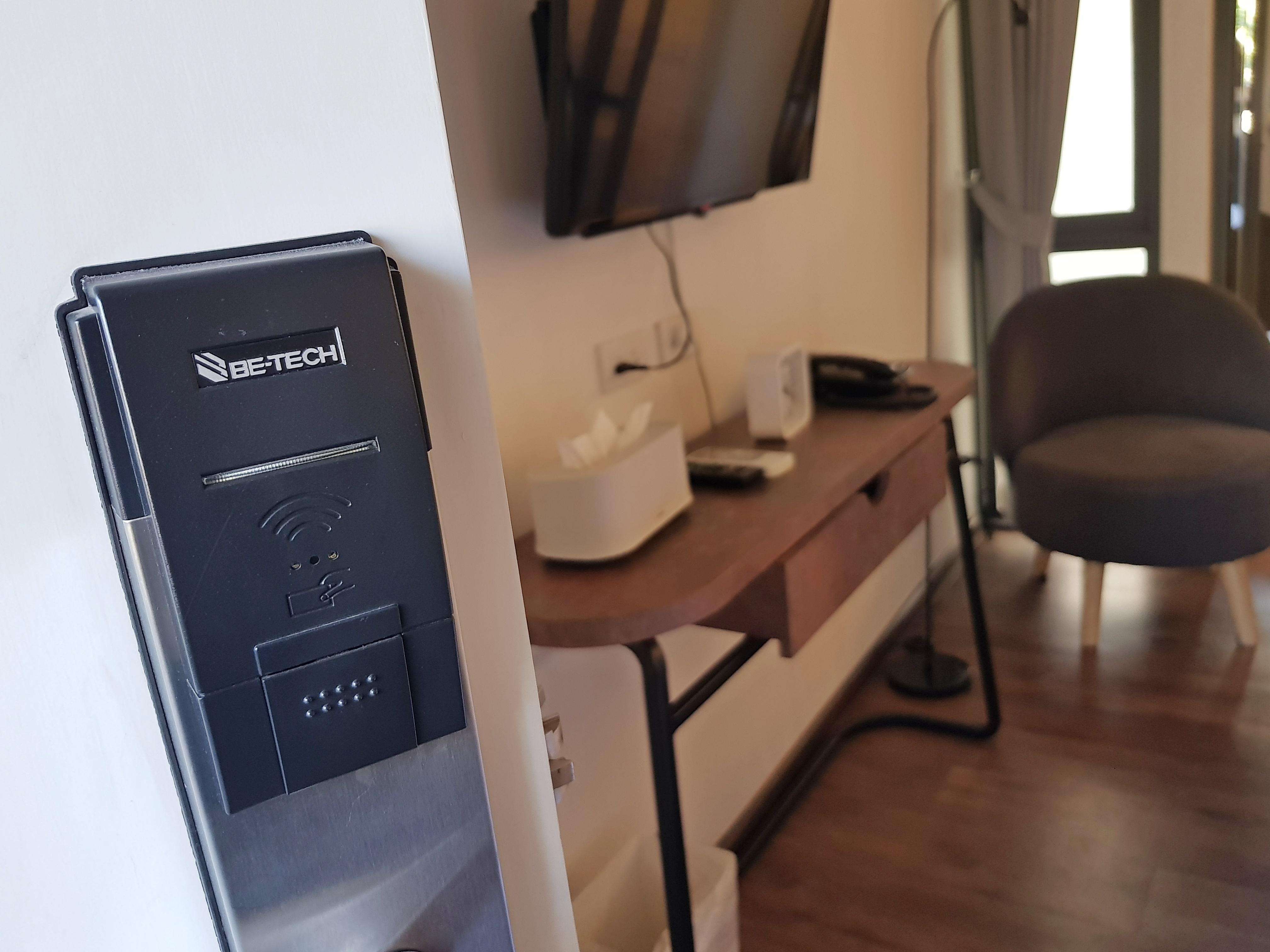 Wonderwall Hotel Chiang Mai Bagian luar foto